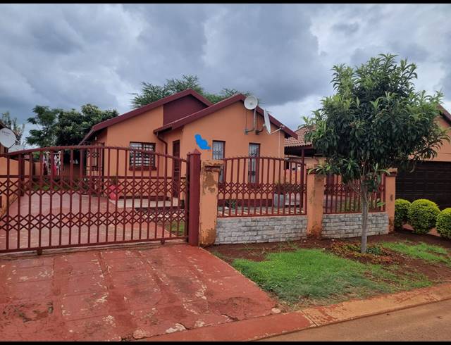 3 BEDROOM HOUSE FOR SALE IN THE ORCHARDS
